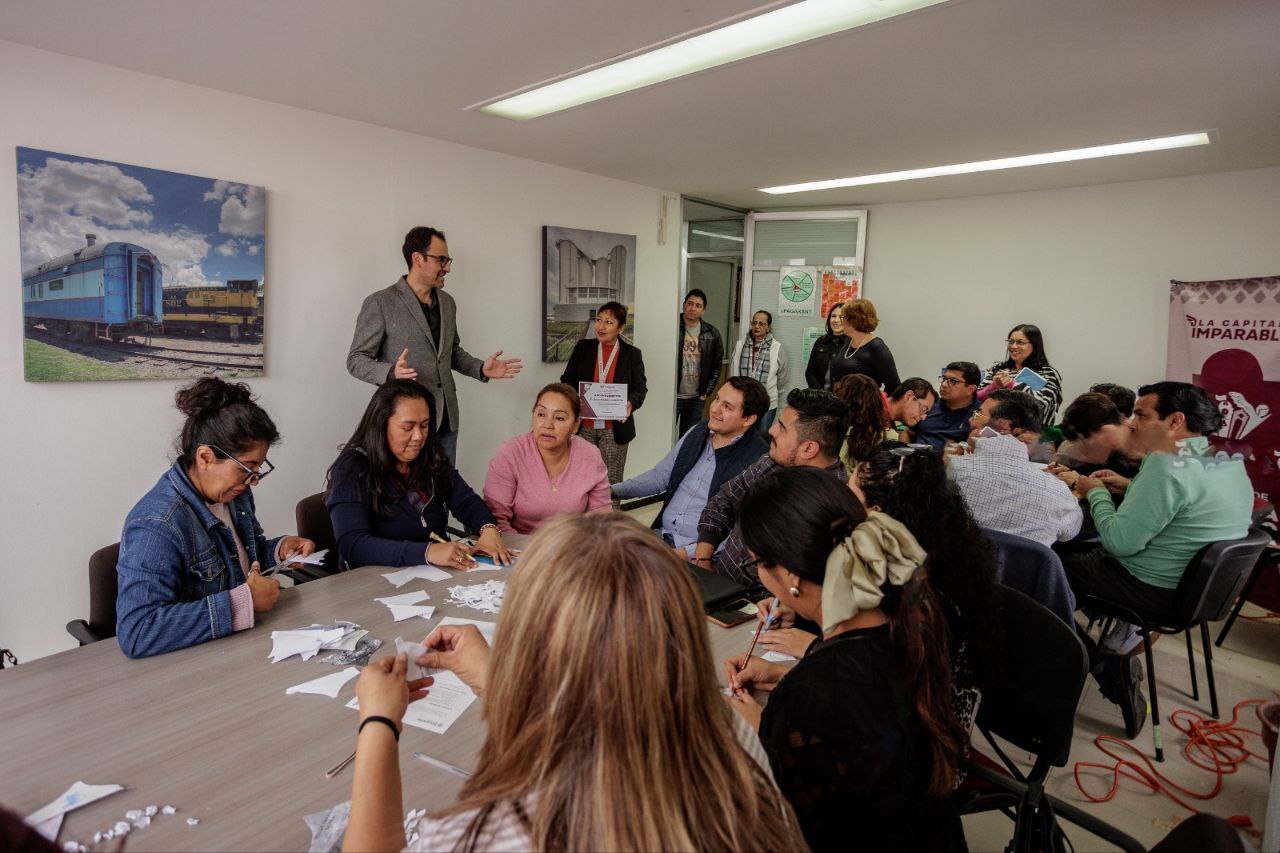 Ofrece Gobierno de la Ciudad taller de simulador de negocios para emprendedores