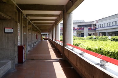 El regreso a clases presenciales en las Universidades no es voluntario, lo tienen que cumplir, advirtió Barbosa