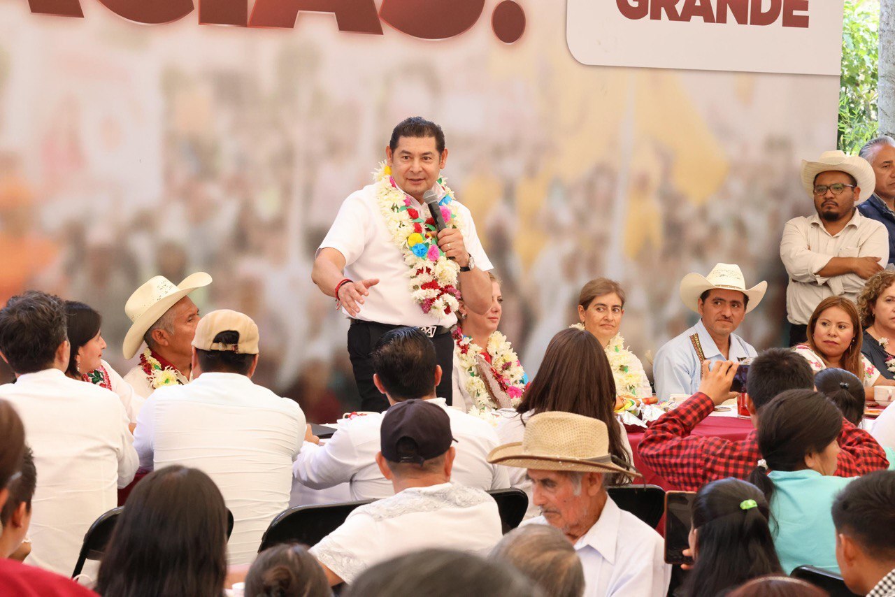 El gobernador electo se reunió con presidentes municipales electos |Foto: Especial