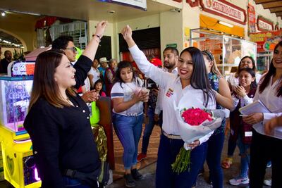 Tonantzin Fernández firma compromisos con locatarios del mercado municipal de San Pedro Cholula