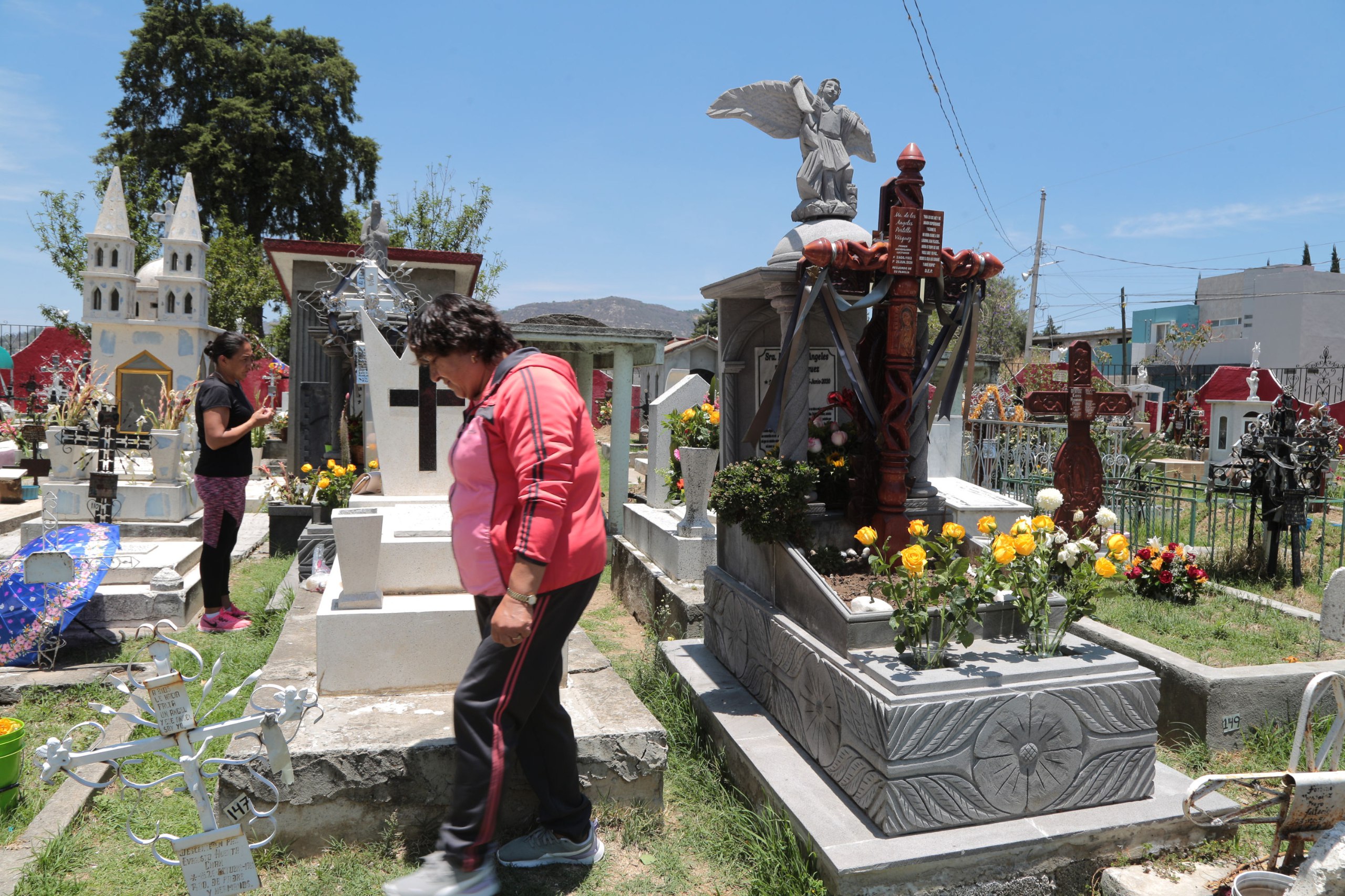Día de las Madres: Panteones de Puebla esperan a 40 mil visitantes