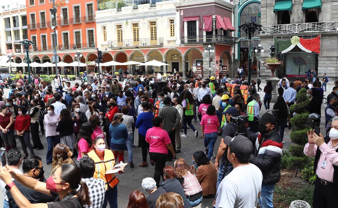 El sismo ocurrió 46 minutos después del simulacro | Foto: Agencia Es Imagen para El Universal Puebla