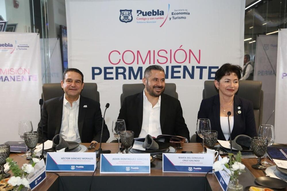 Adán Domínguez encabezó la sesión | Foto: Ayuntamiento de Puebla