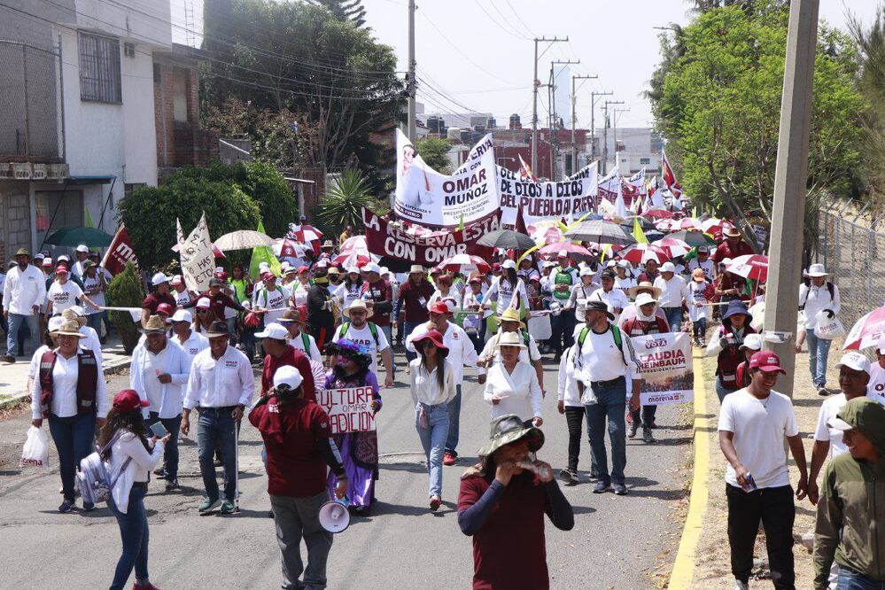El candidato Omar Muñoz fue acompañado por más de 4 mil personas en su cuarta caminata masiva | Foto: Especial