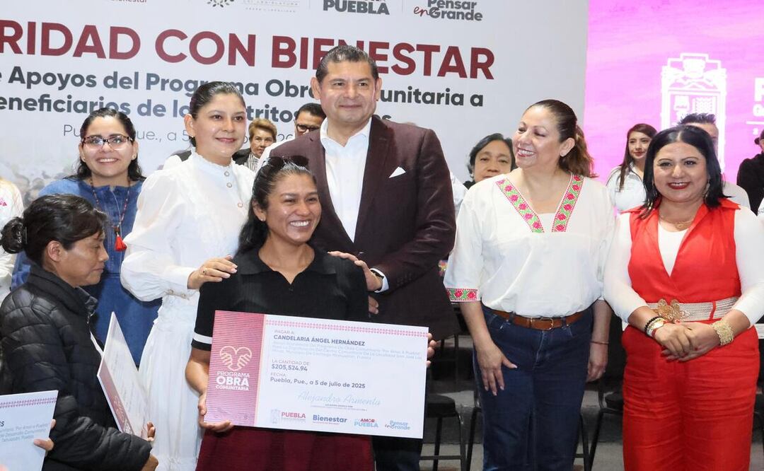 “No es una concesión ni una dádiva, es un reconocimiento al liderazgo de las y los legisladores poblanos, para que atiendan solicitudes ciudadanas”, puntualizó el mandatario | Foto: Gobierno del Estado