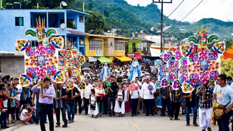 Esta extensa jornada festiva tiene como objetivo conmemorar los años de lucha constante de la región, que han resultado en la satisfacción de diversas necesidades de las colonias.
Foto: Producción El Universal Puebla