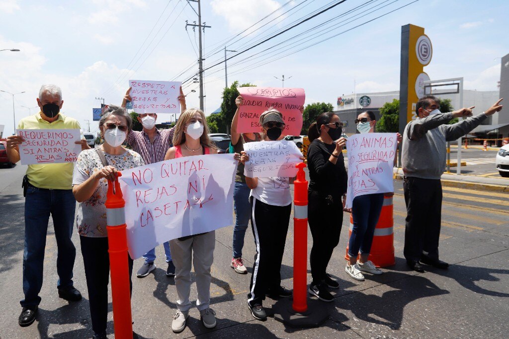 PIDEN CONSERVAR REJAS EN LAS CALLES
