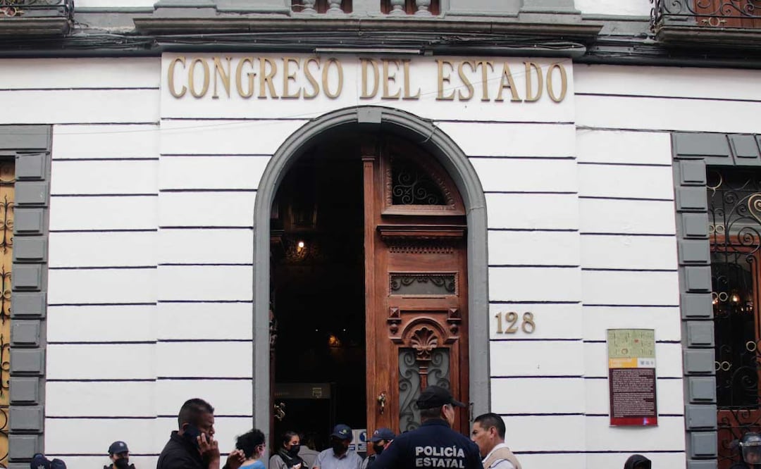 Diputados de Puebla han protagonizado algunos momentos incómodos | Foto: Agencia Es Imagen para El Universal Puebla