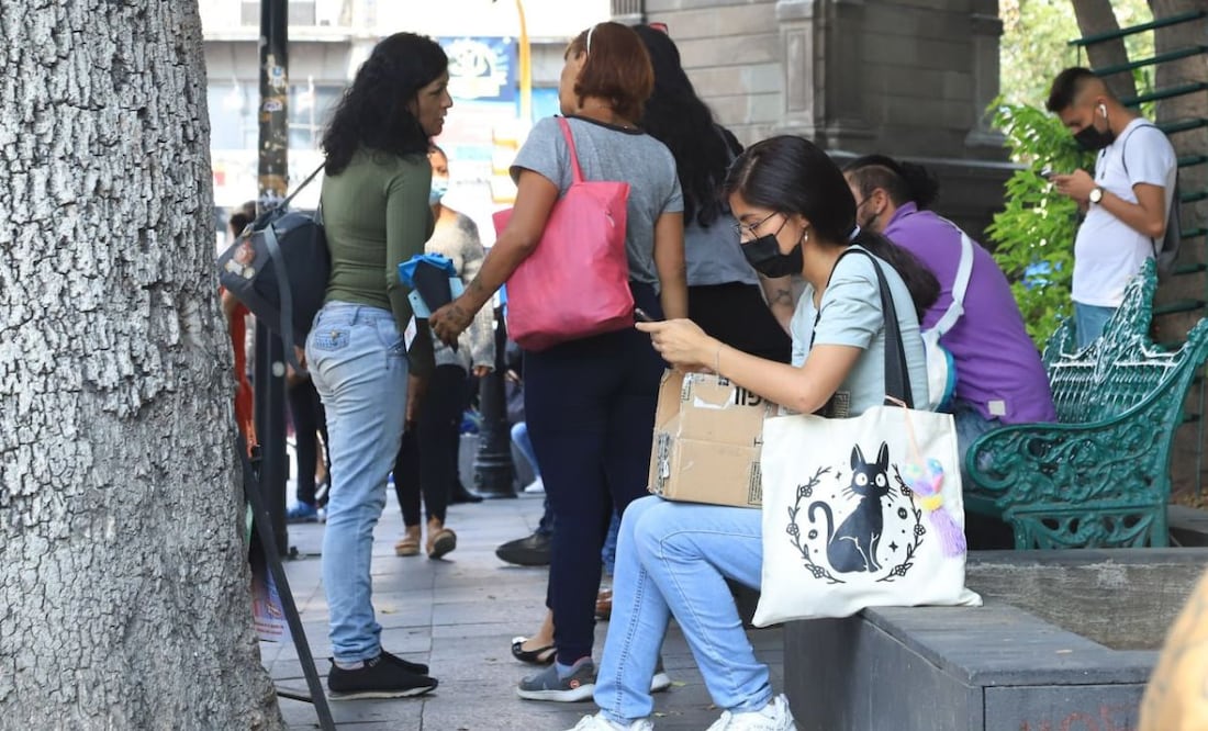 En TikTok circuló que les cobran 200 pesos a las nenis por entregar su mercancía en el Paseo Bravo | Foto: Agencia Es Imagen para El Universal Puebla