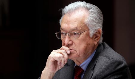 Ordenan a Bartlett disculparse con indígenas de Cuetzalan