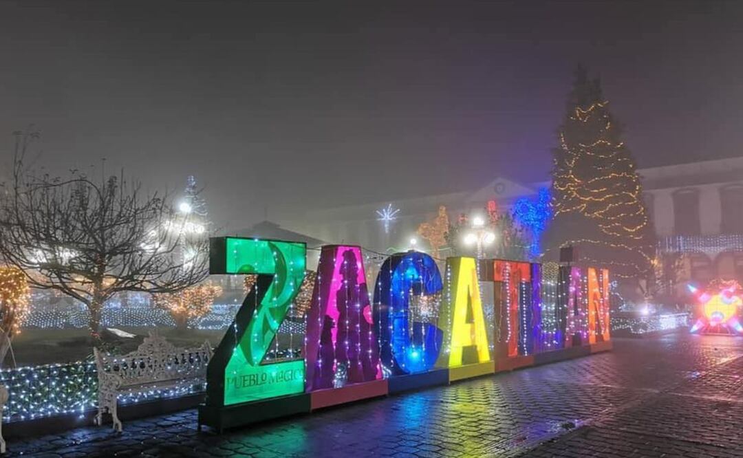 Durante las fiestas decembrinas, Zacatlán resplandece con luces y decoraciones que llenan de vida cada rincón. Foto Facebook Hola Zacatlán