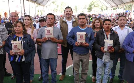 Ixtacamaxtitlán recibe apoyos estatales sin precedentes en maquinaria, fertilizantes y reforestación