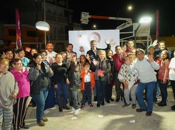 Entrega Pepe Chedraui luminarias modernas en La Resurrección