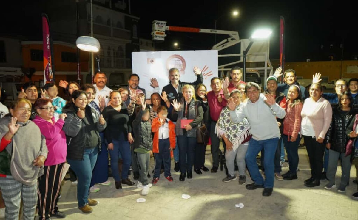 Entrega Pepe Chedraui luminarias modernas en La Resurrección