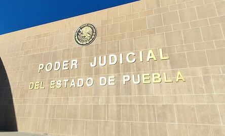 Se manifiestan trabajadores del Poder Judicial en Puebla; acusan descuentos y no aumentos