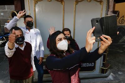 Obliga IEE a retirar anuncios en redes del Ayuntamiento por promoción indebida de Claudia Rivera