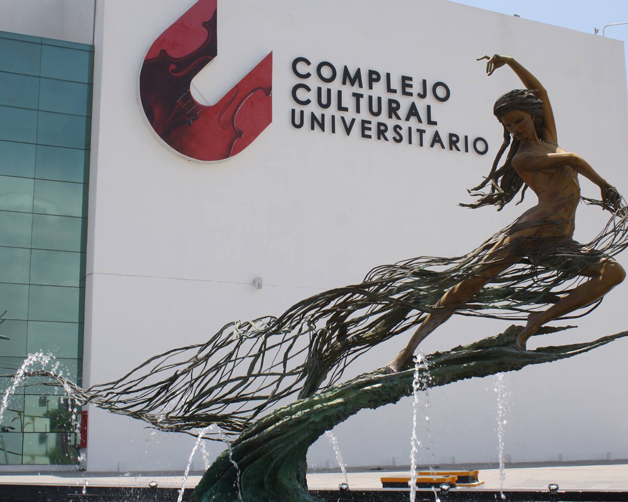 Para celebrar el cierre del año puedes acudir a la cena-baile del Centro de Convenciones CCU-BUAP | Foto: BUAP