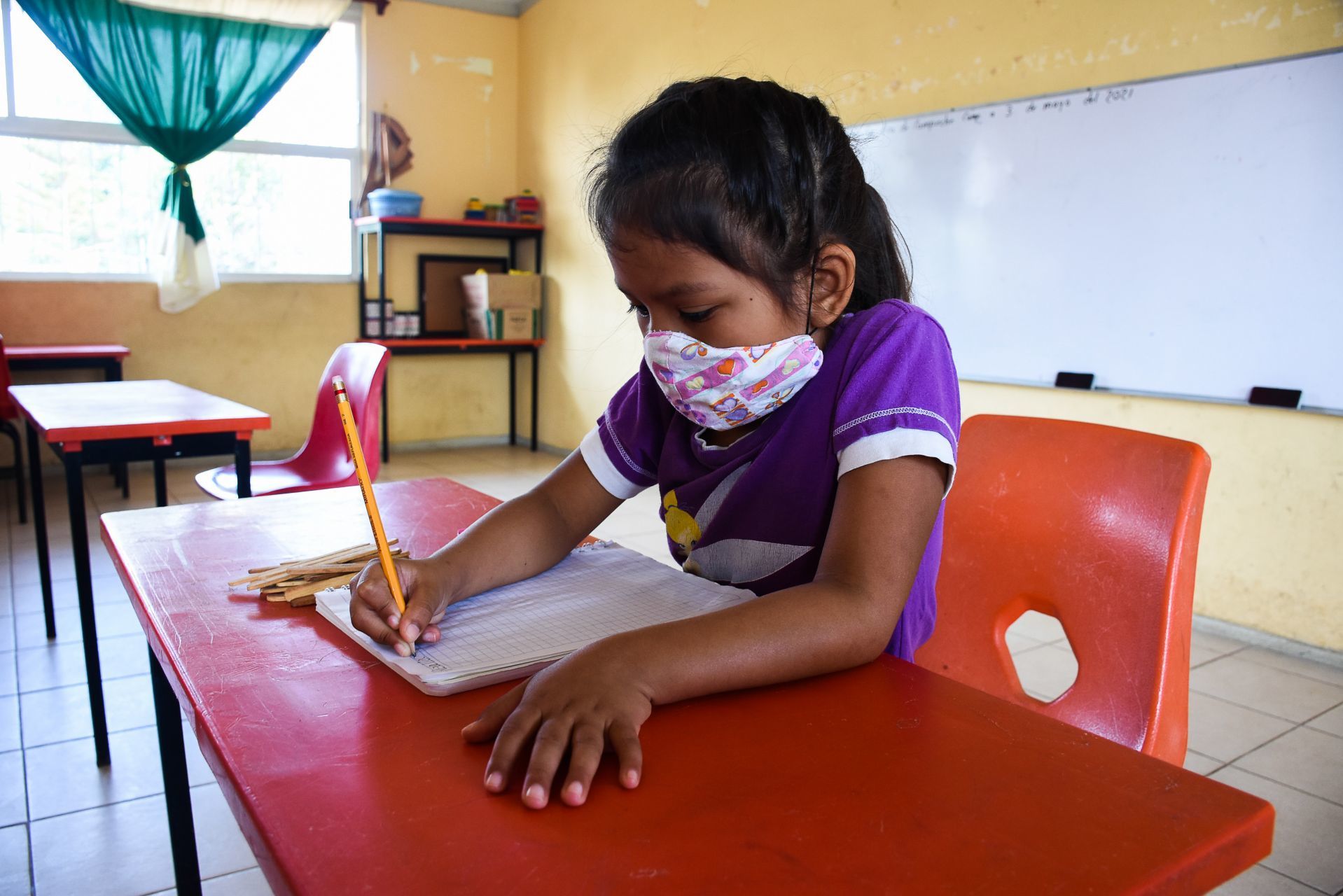 Cuáles son los cubrebocas que no permite la SEP para el regreso a clases