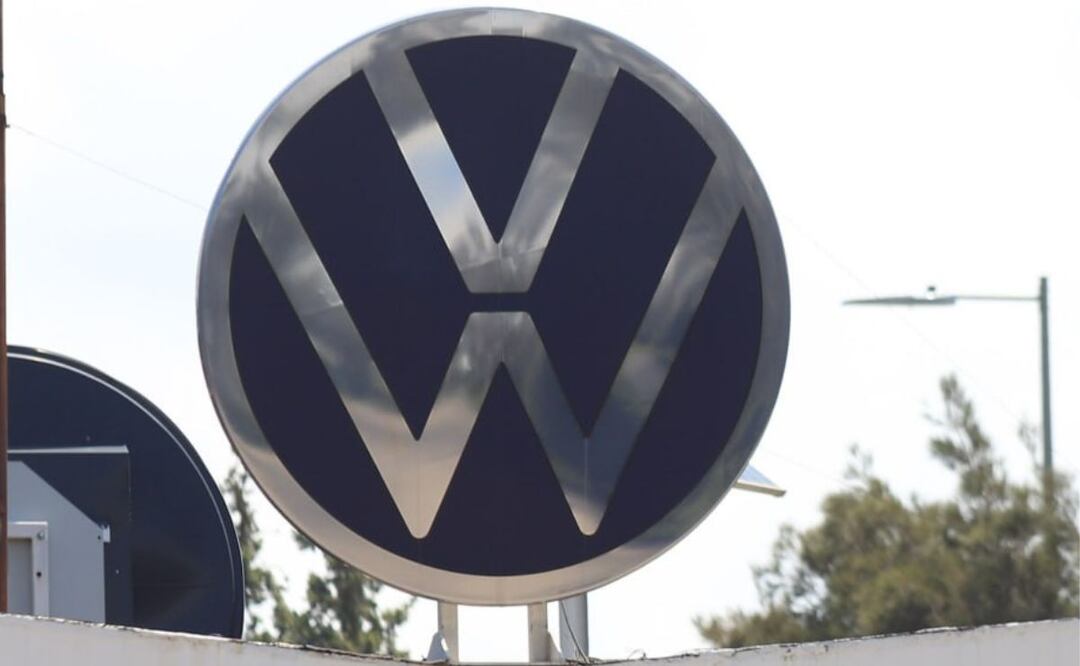 El "Grupo PTA" del sindicato de la Volkswagen aseguró les fueron entregados cheques sin fondos | Foto: Agencia Es Imagen para El Universal Puebla