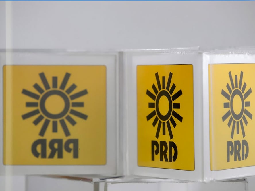 PRD presenta a precandidatos a diputados locales en Puebla