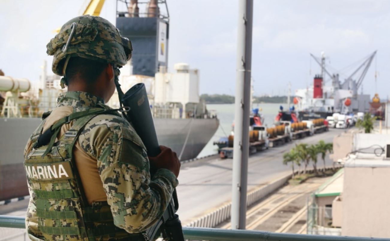 Senadores en EU piden suspender venta de armas a Marina y policías mexicanas