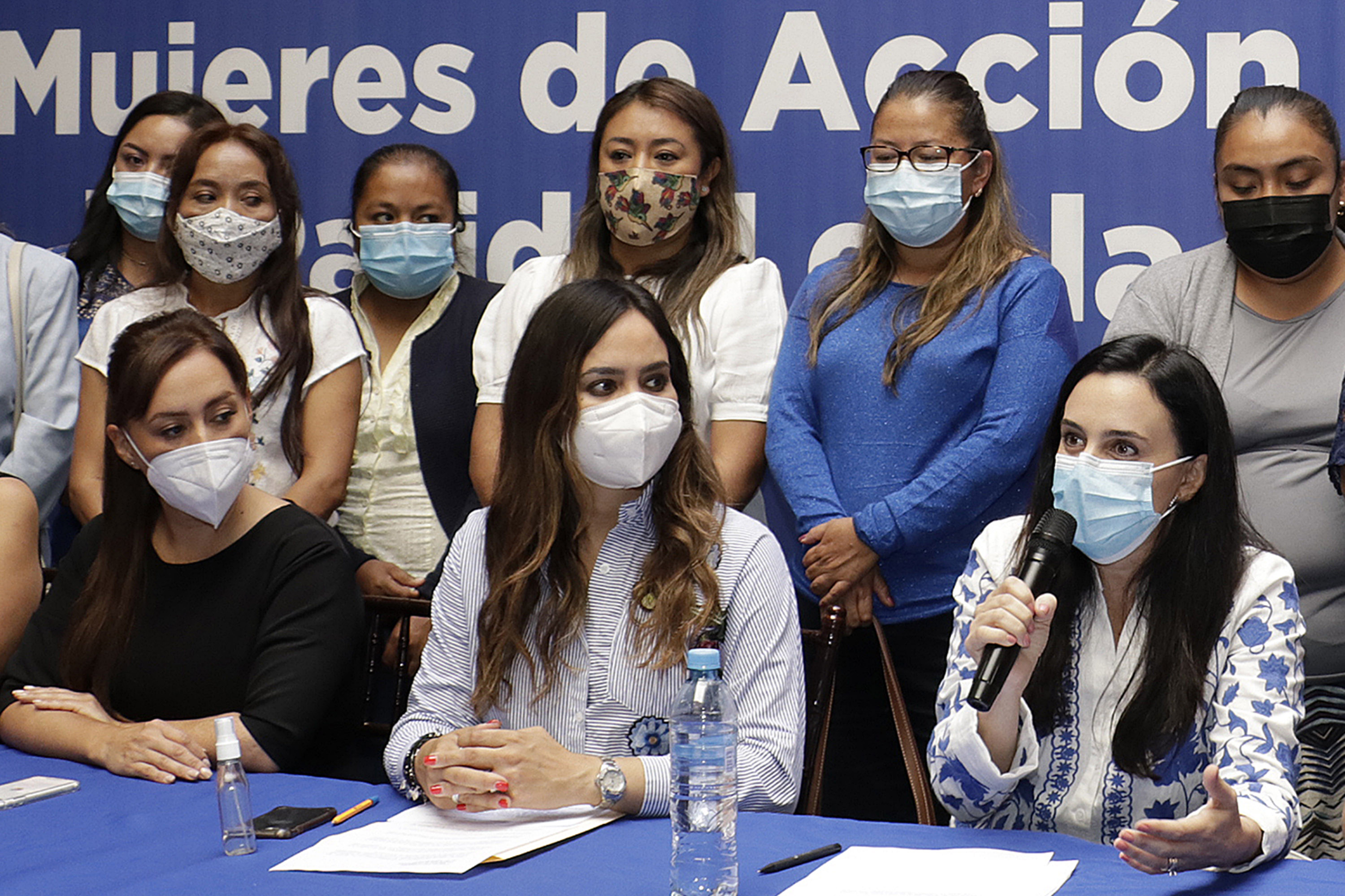 Divide a mujeres panistas posible reelección de Genoveva Huerta