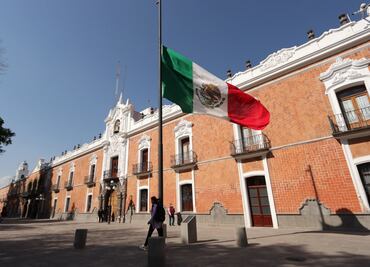 Cuándo se debe izar la bandera a media asta