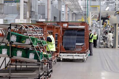 Trabajadores de Volkswagen analizan acuerdo salarial previo a votarlo el 5 de agosto