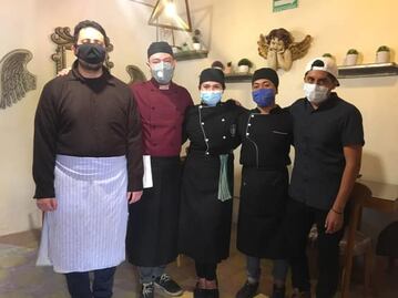 Cafetería emplea a jóvenes con discapacidad en el Callejón de los Sapos