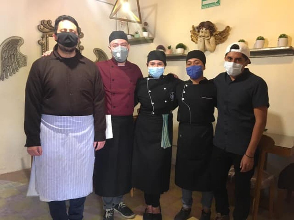 Cafetería emplea a jóvenes con discapacidad en el Callejón de los Sapos