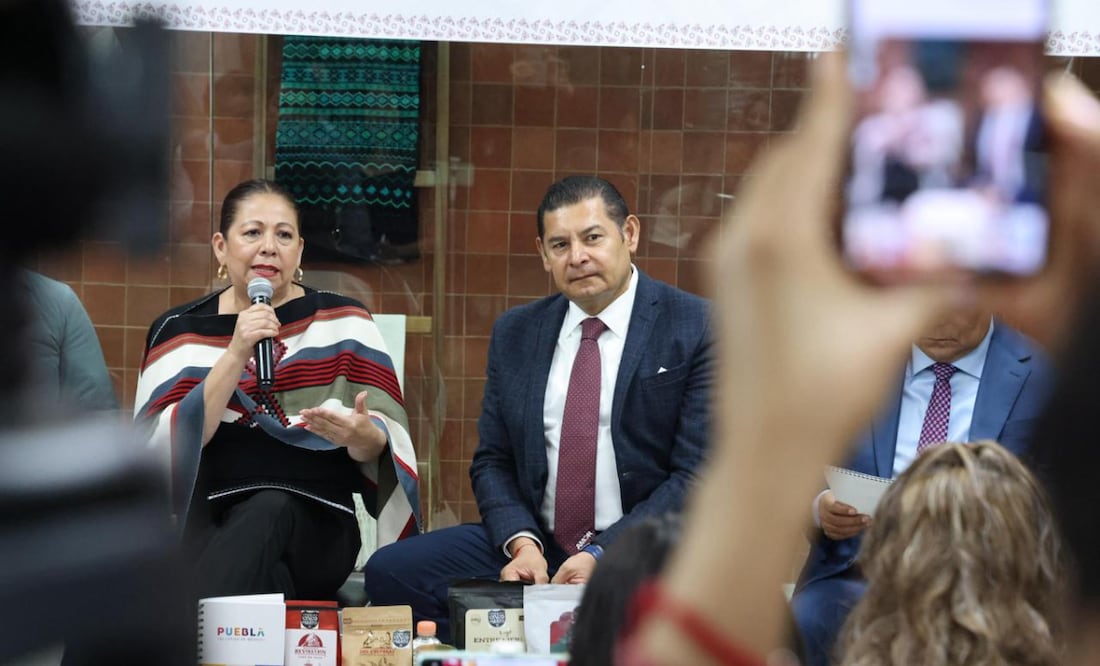 Diariamente a las 7 de la noche, el gobernador Alejandro Armenta participa, vía zoom, en la reunión de evaluación que encabeza la presidenta Claudia Sheinbaum | Foto: Gobierno del Estado