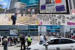 Caso Karla Valeria: familiares exigen detener a Yeudiel frente a la Fiscalía de Puebla