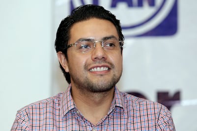 Liberan a Jesús Giles, acusado de falsificar título profesional