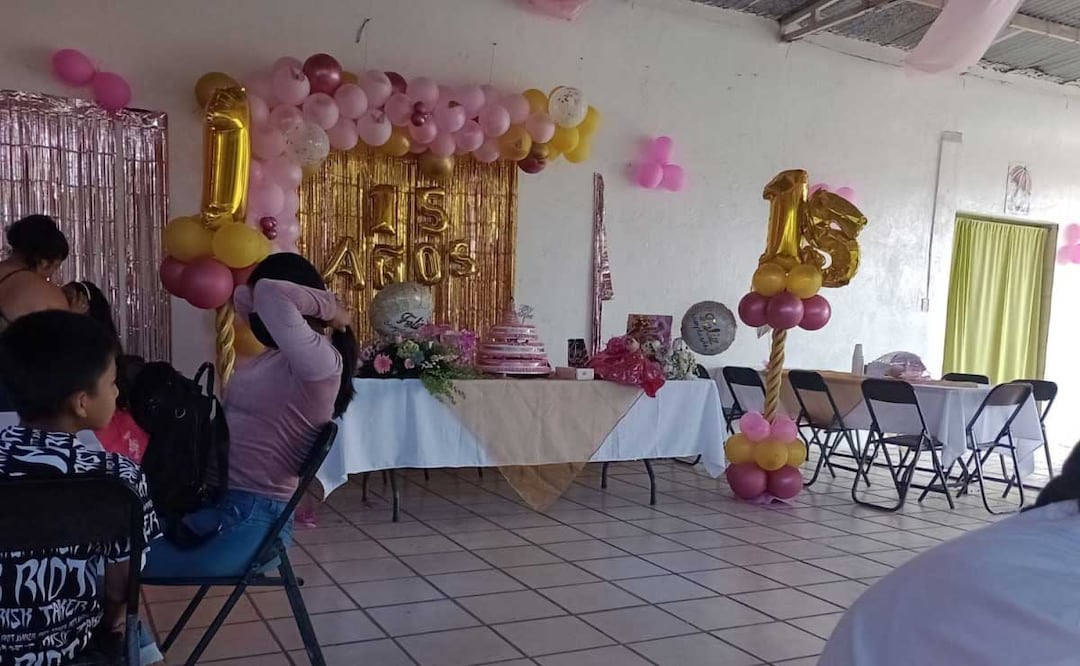 Internautas acudieron a la fiesta de 15 años de América en Tehuacán tras una convocatoria en Facebook | foto: Facebook Pily de Medina
