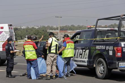 Motociclista encuentra la muerte en el Periférico