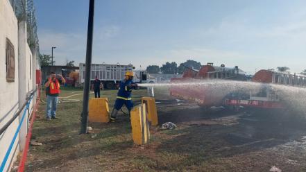 Incendio de seis pipas en Flamagas de Tepeojuma causa alarma