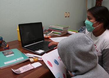 Clases en línea para alumnos del kínder Kabah y la prepa José Luis Rodríguez Alconedo: SEP Puebla