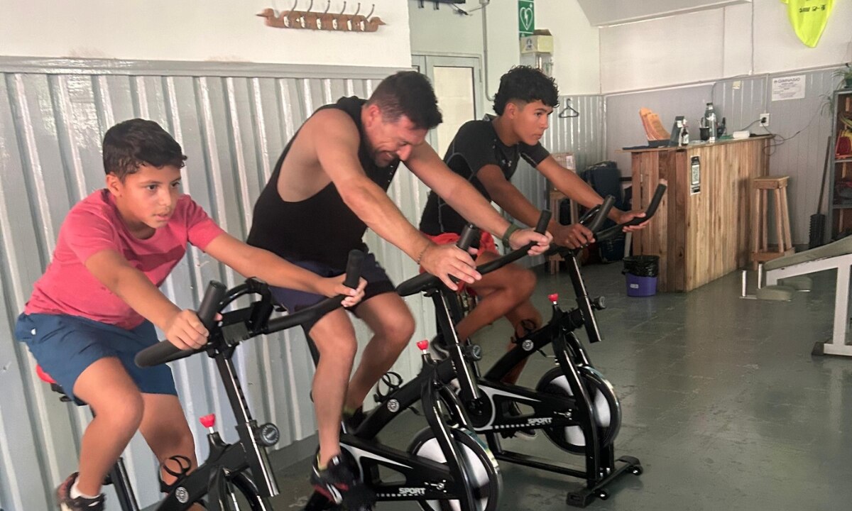 Un ejercicio adecuado en la bicicleta fija se refleja en mejoras significativas / Foto: Facebook El Biguá Neuquén