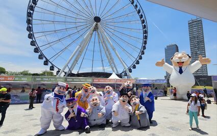 Crece euforia por botargas del Dr. Simi en Puebla y ya hasta las rentan