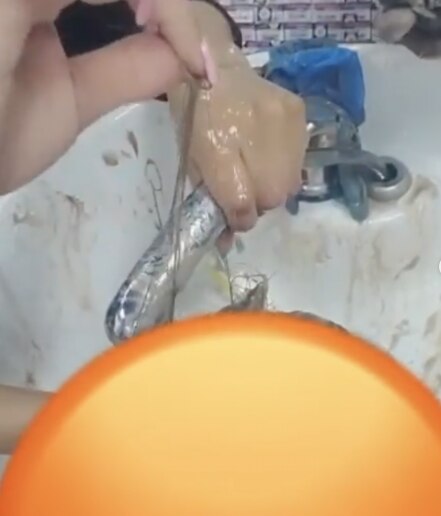 ¡Cuidado! Mujer pierde cabello tras acudir a estética Studio S de Huexotitla