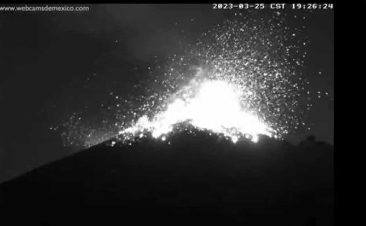 Explosiones del volcán Popocatépetl causan espectacular estruendo