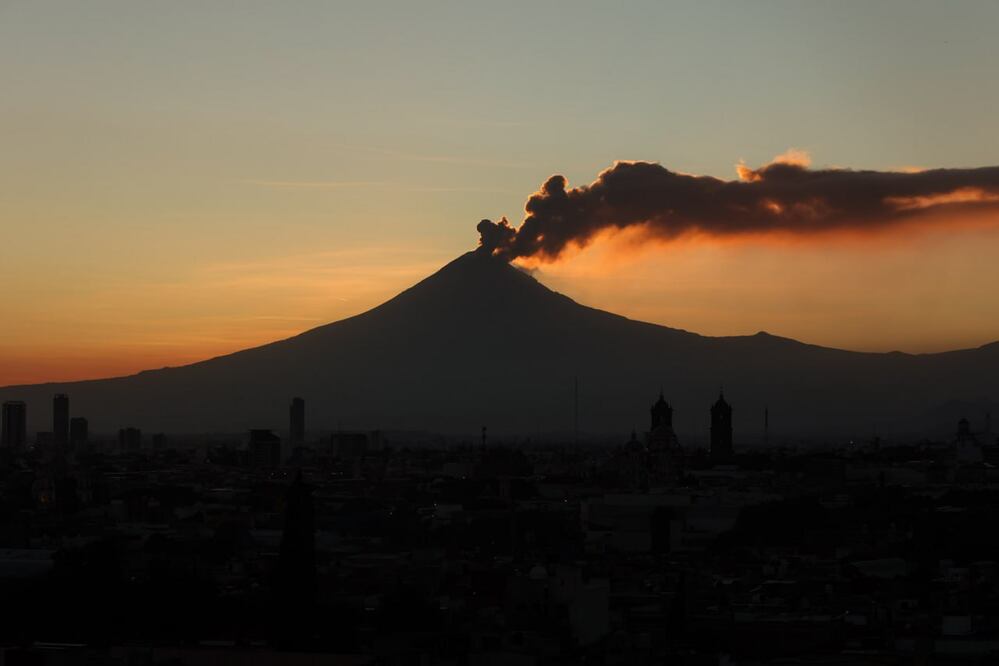 El volcán Popocatépetl emitió 47 exhalaciones y mil 161 minutos de tremor | Foto: EsImagen