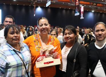 Participación y liderazgo de mujeres, primordial para desarrollo de Puebla: Laura Artemisa