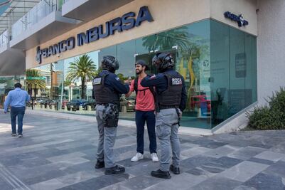 Policías del municipio de Puebla refuerzan el acompañamiento bancario en últimos meses del año