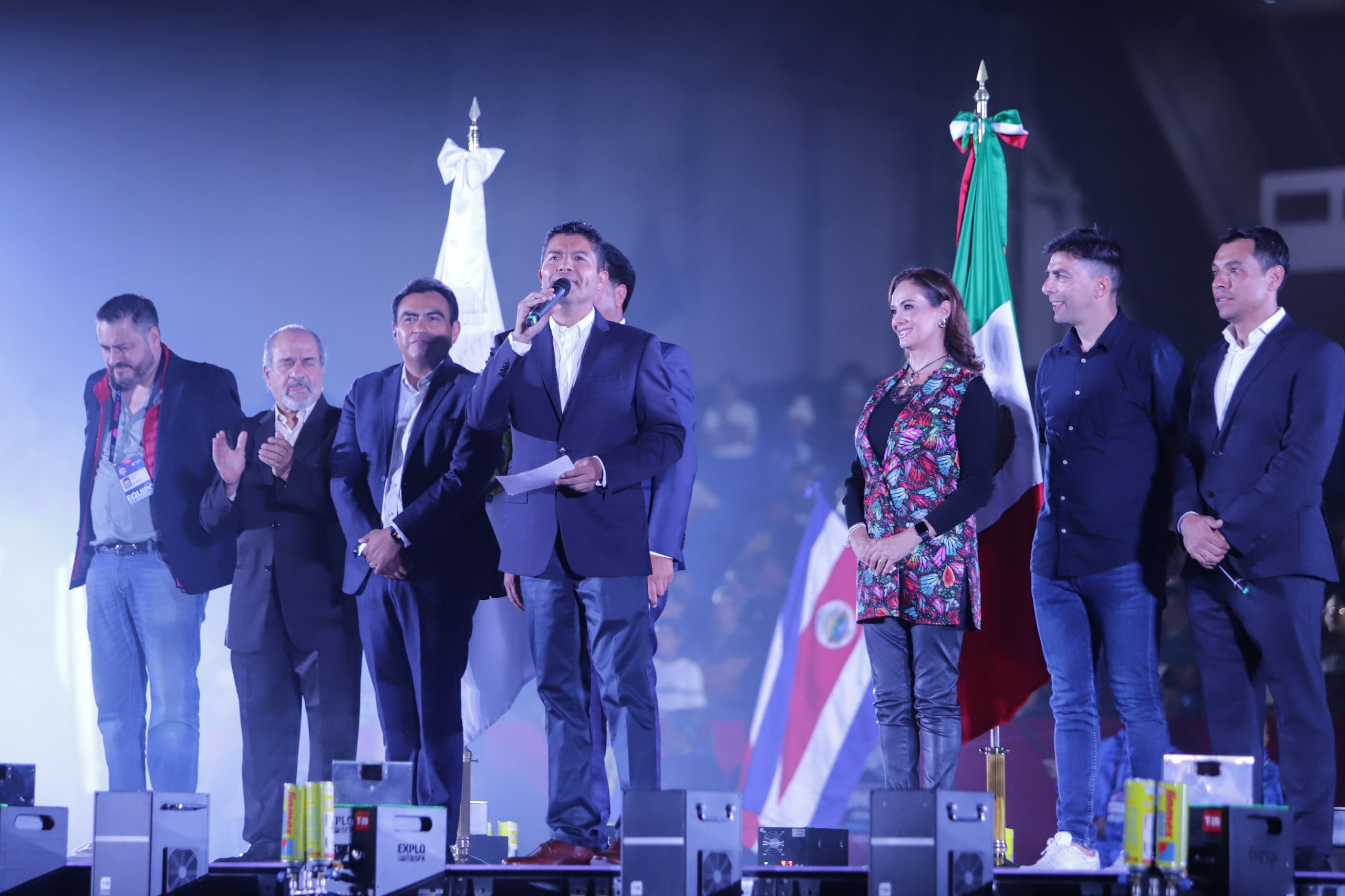 El presidente municipal Eduardo Rivera encabezó la ceremonia inaugural | Agencia Es Imagen para El Universal Puebla
