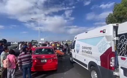 Aparatosa colisión en la 16 de septiembre y Periférico Ecológico deja 5 lesionados