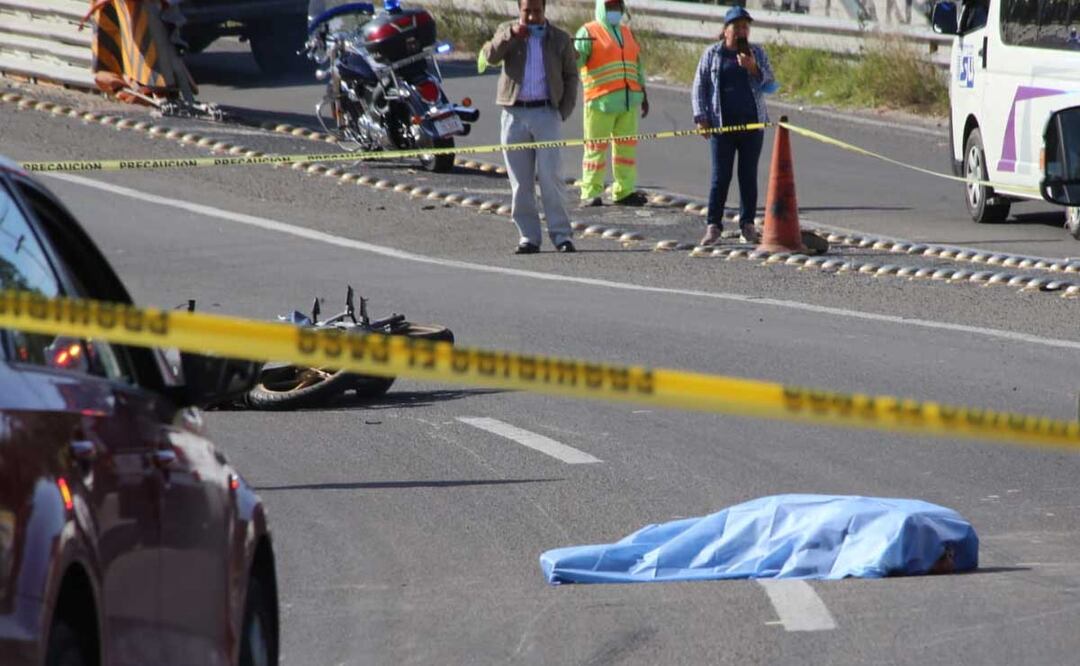 Policías y agentes de tránsito también realizan levantamientos de cadáveres | Foto: Agencia Es Imagen para El Universal Puebla
