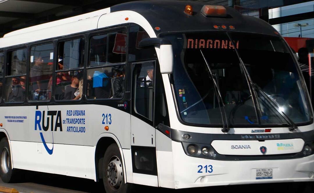 Debido al pase de revista para el desfile del 5 de mayo, cerrarán estaciones de la línea 1 de la RUTA | Foto: agencia Es Imagen para El Universal Puebla