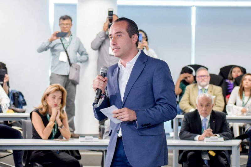 Reordenamiento, apoyo a empresarios y desarrollo económico, promete Mario Riestra