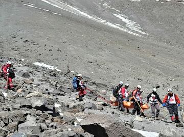 Encuentran sin vida al guía de los alpinistas que se perdieron en el Pico de Orizaba